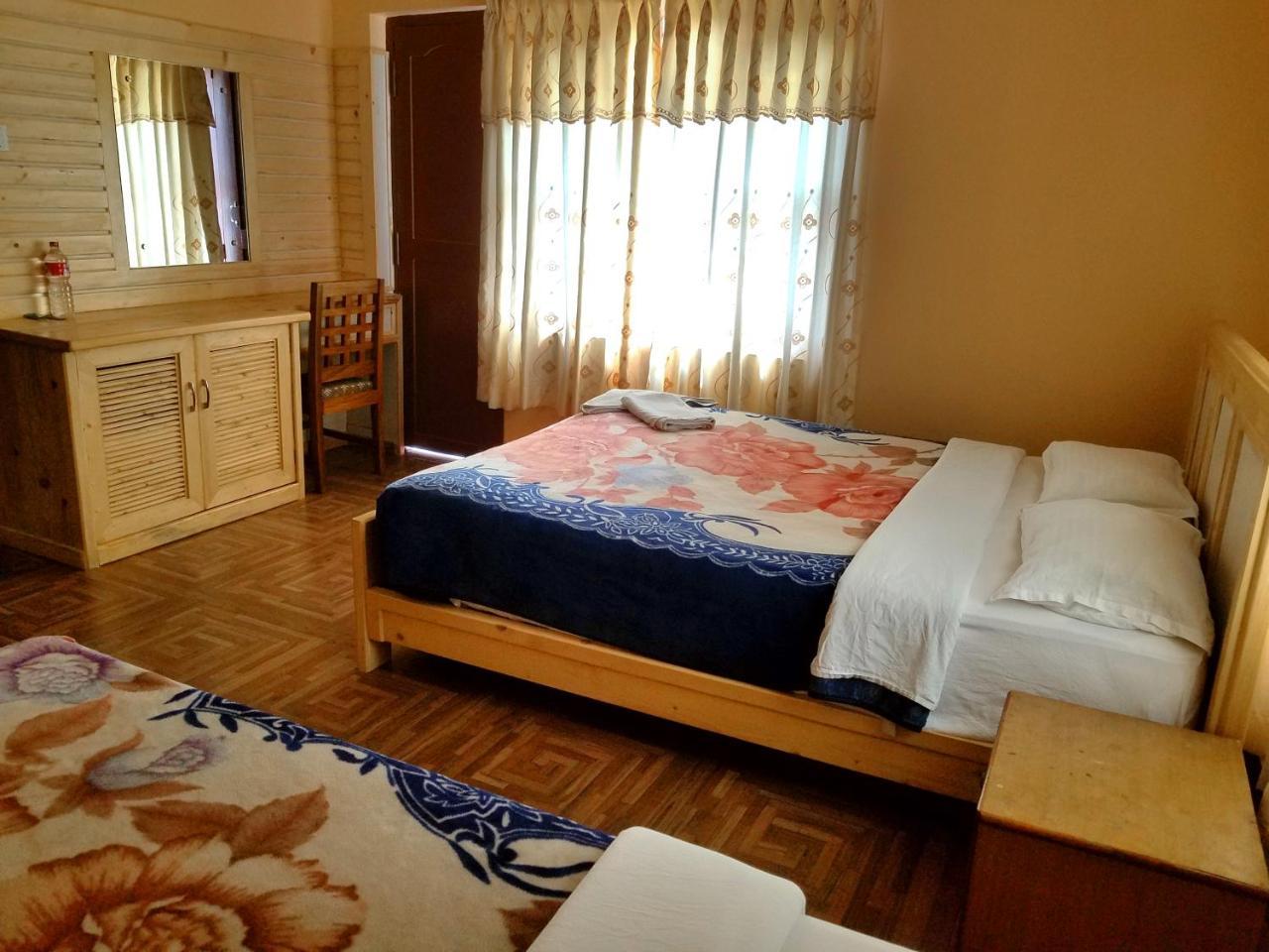 Hotel Diplomat Pokhara Exterior photo